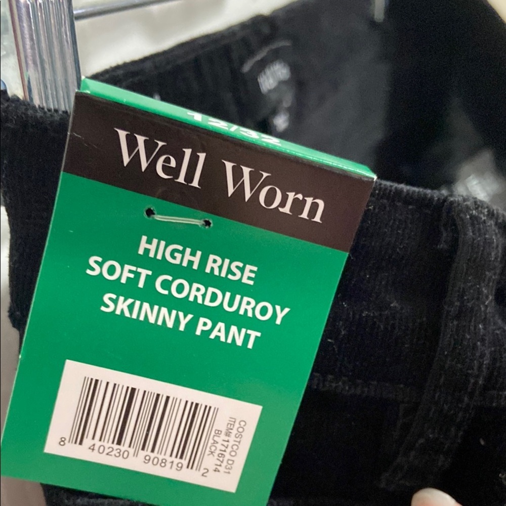 Well Worn Black Skinny Jumpsuit with Sleek Design - Picture 4 of 14